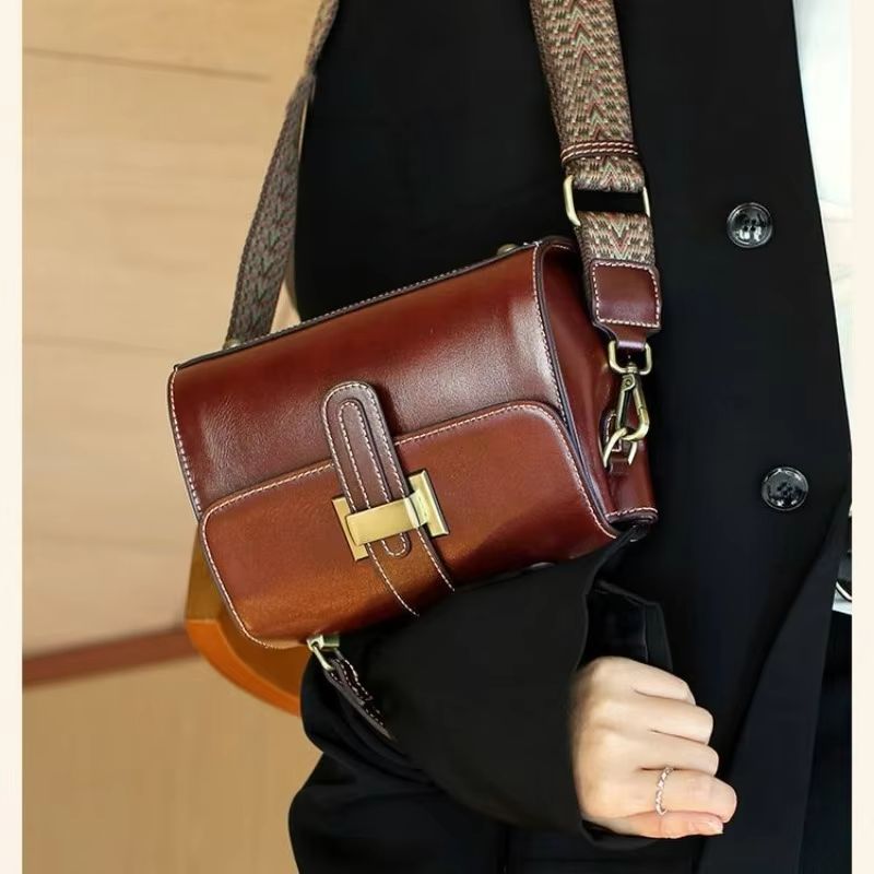 Women Bags High End Brands - 新しいハイエンドバッグ女性用メッセンジャーバッグハイエンドライト高級ブランド女性用ポータブルショルダーバッグ絶妙なシンプルカジュアルファッション