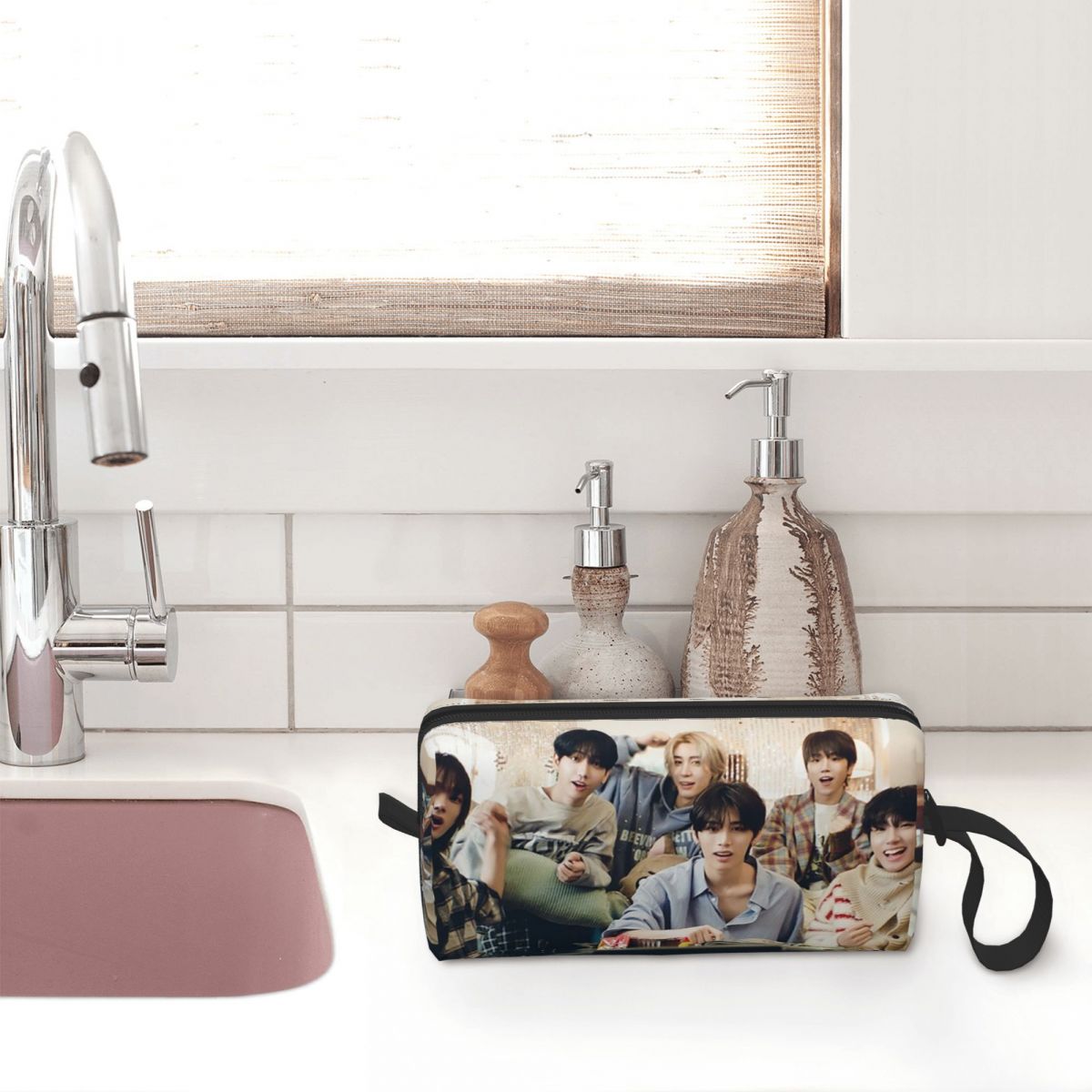 隣の男の子 KPOP メイクアップバッグ 化粧品オーガナイザ - Women Bags Next のレビューと価格
